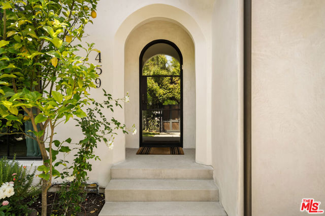 459 N Crescent Heights Boulevard, Los Angeles CA: https://media.crmls.org/mediaz/277ba2d1-6a36-4a36-a0f2-83826c2825f7.jpg