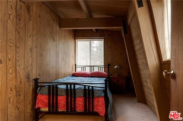 40249 ESTERLY Lane, Big Bear CA: https://media.crmls.org/mediaz/277bfd6c-127d-484e-b573-300e27a93f3a.jpg