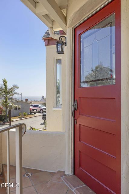 2371 Foster Avenue, Ventura CA: https://media.crmls.org/mediaz/277c0c55-4227-4d74-afd1-f9bbc65d589c.jpg