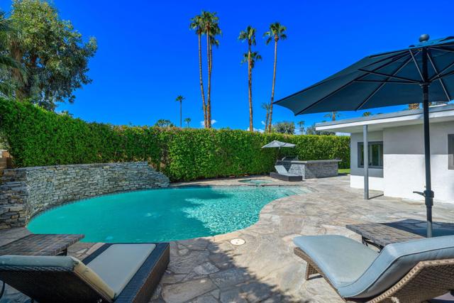 76140 Fairway Drive, Indian Wells CA: https://media.crmls.org/mediaz/277c2822-1691-4602-b219-d360220600ec.jpg