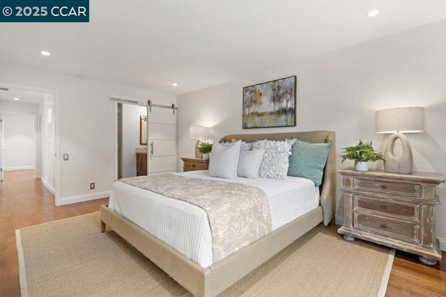 1716 Saint Andrews Drive, Moraga CA: https://media.crmls.org/mediaz/277d05a1-37ca-4733-9d70-e5da80a7d454.jpg