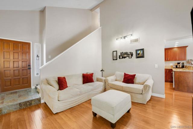 1627 Woodrun Place, El Cajon CA: https://media.crmls.org/mediaz/277d0834-9dd2-4d93-a2f5-d452425acdb1.jpg