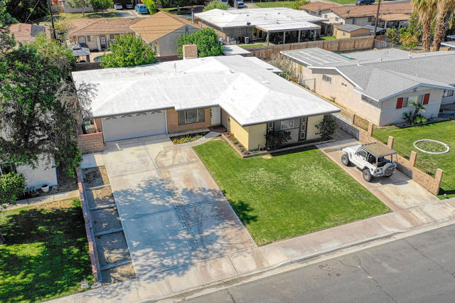 81103 Alberta Avenue, Indio CA: https://media.crmls.org/mediaz/277d3b73-f5ff-44fc-8590-b0c713f52eb6.jpg