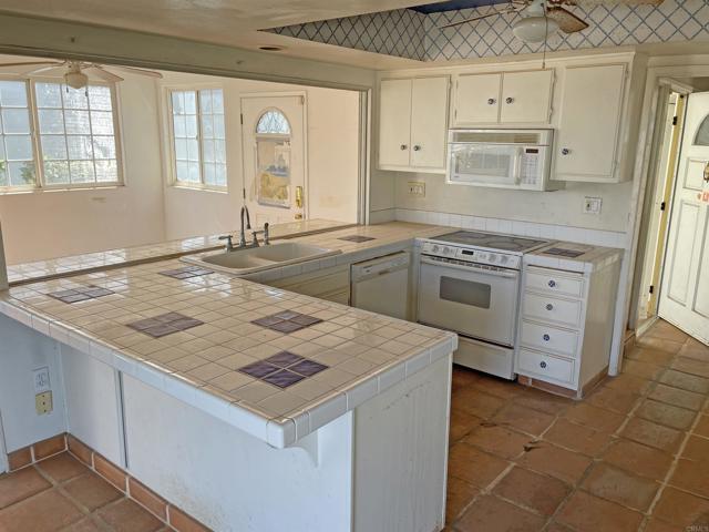 Detail Gallery Image 18 of 44 For 3808 Vista Campana #22,  Oceanside,  CA 92057 - 1 Beds | 1 Baths