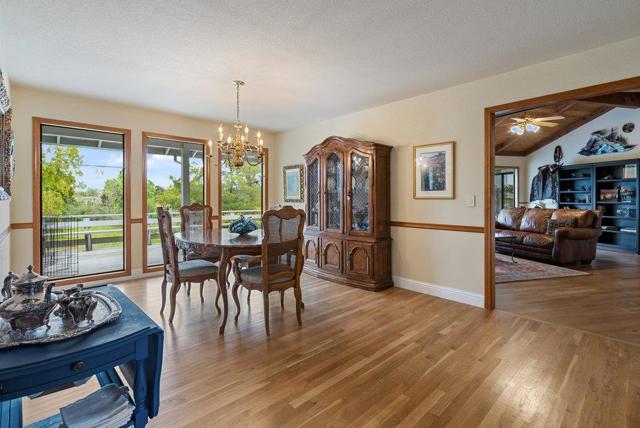 105 Louise Circle, Hollister CA: https://media.crmls.org/mediaz/277e4d49-0a50-445a-ad63-e9dcfad2abfd.jpg