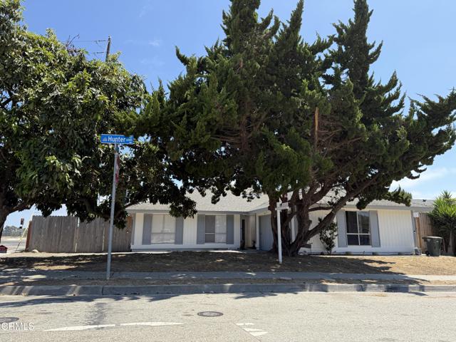 6368 Hunter Street, Ventura CA: https://media.crmls.org/mediaz/277e7f9f-feb3-47fd-a5fd-7c03d1feb52f.jpg