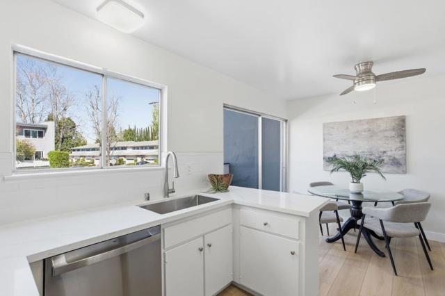 315 Carlos Avenue, Redwood City CA: https://media.crmls.org/mediaz/277e8948-e0cb-4b05-acb1-35f2096a546b.jpg