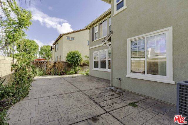 13028 Melon Avenue, Chino CA: https://media.crmls.org/mediaz/277f3595-4827-4e13-b1b6-01388fe8e18f.jpg