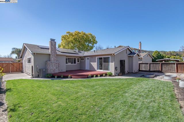 6767 Taffy Ct, Pleasanton CA: https://media.crmls.org/mediaz/277f7739-e24b-4092-8728-40c8c8d9502c.jpg