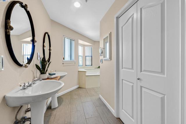 2350 W Avenue 135Th, San Leandro CA: https://media.crmls.org/mediaz/277f7980-f1d2-44d9-b93d-767120f9cc41.jpg