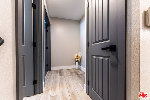 20055 Avenue Of The Oaks, Newhall CA: https://media.crmls.org/mediaz/277fd5b1-272e-46e8-b9b5-b1586e5b9c20.jpg