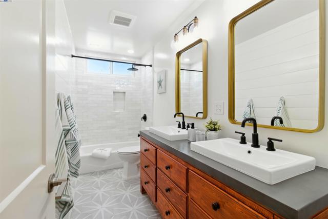 2673 Velvet Way, Walnut Creek CA: https://media.crmls.org/mediaz/277ff138-a0a2-48e6-822c-a063ffe7865e.jpg