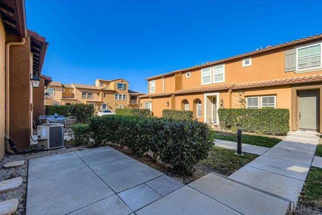 17019 Camino Marcilla, San Diego CA: https://media.crmls.org/mediaz/27805f26-2ead-465c-bb24-d773bdb4b711.jpg