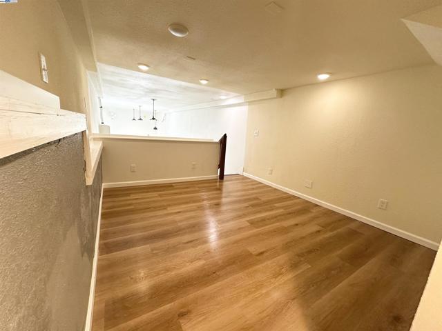 2246 23rd Ave, Oakland CA: https://media.crmls.org/mediaz/27808f3c-1d91-458d-be1d-2f5f1c79cbea.jpg