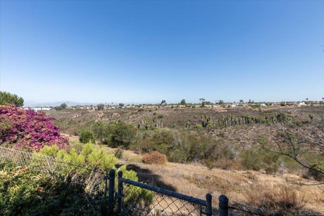 7502 Northrup Drive, San Diego CA: https://media.crmls.org/mediaz/27817270-beb8-4890-83e3-50d6d364a882.jpg