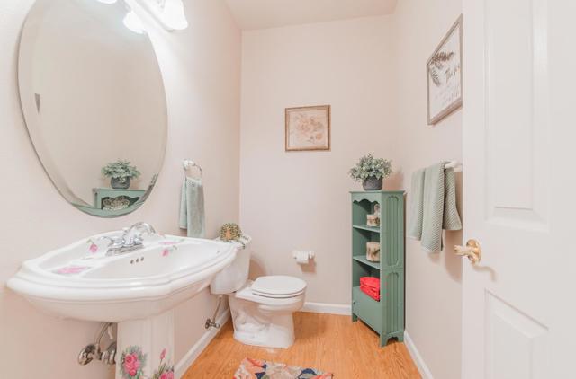8631 Woodland Heights Court, Salinas CA: https://media.crmls.org/mediaz/27821599-d4ca-4129-badb-35b99492d744.jpg