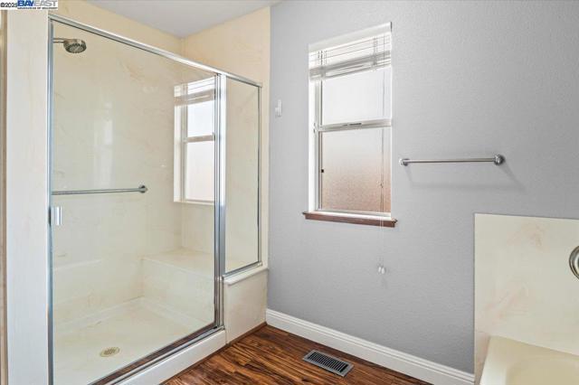 4095 Robin Ln, Castro Valley CA: https://media.crmls.org/mediaz/27825ba6-641e-4b3c-9cb1-e9ef51de55ab.jpg