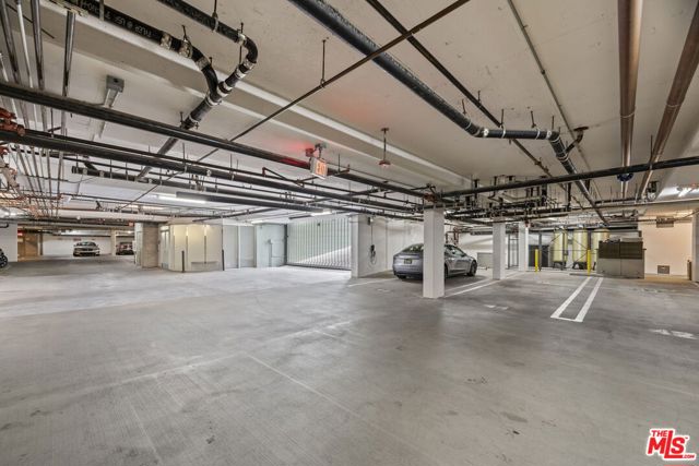 600 S Ridgeley Drive, Los Angeles CA: https://media.crmls.org/mediaz/2782c76e-62a6-4cc6-84e9-572f4283a841.jpg
