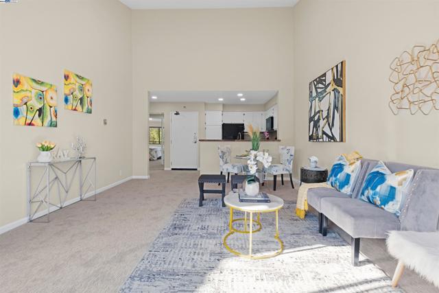 39219 Guardino Dr, Fremont CA: https://media.crmls.org/mediaz/2782e2f2-339f-4140-8dcc-a925901a3d78.jpg