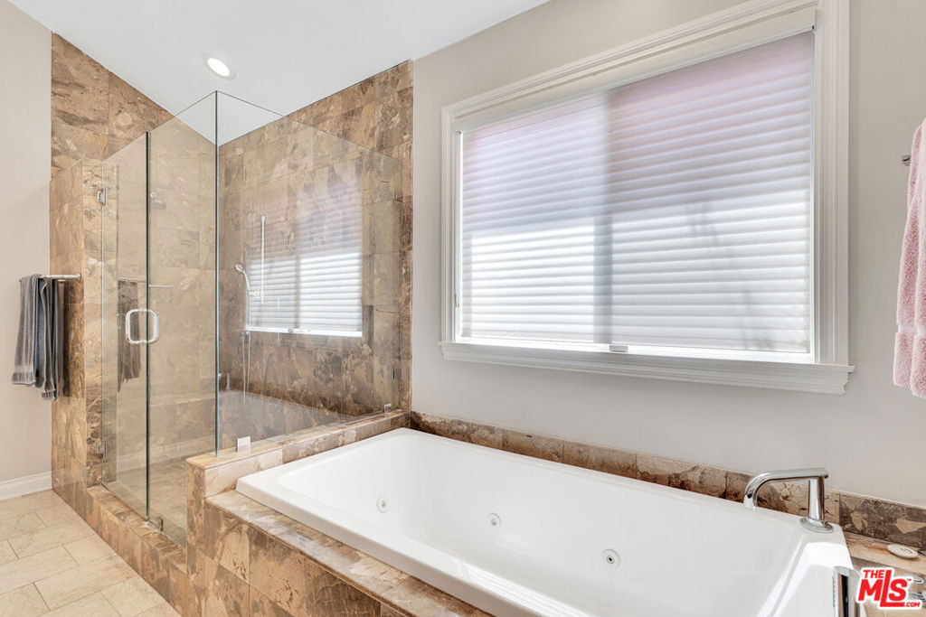 3733 Willowcrest AvenueStudio City img 8