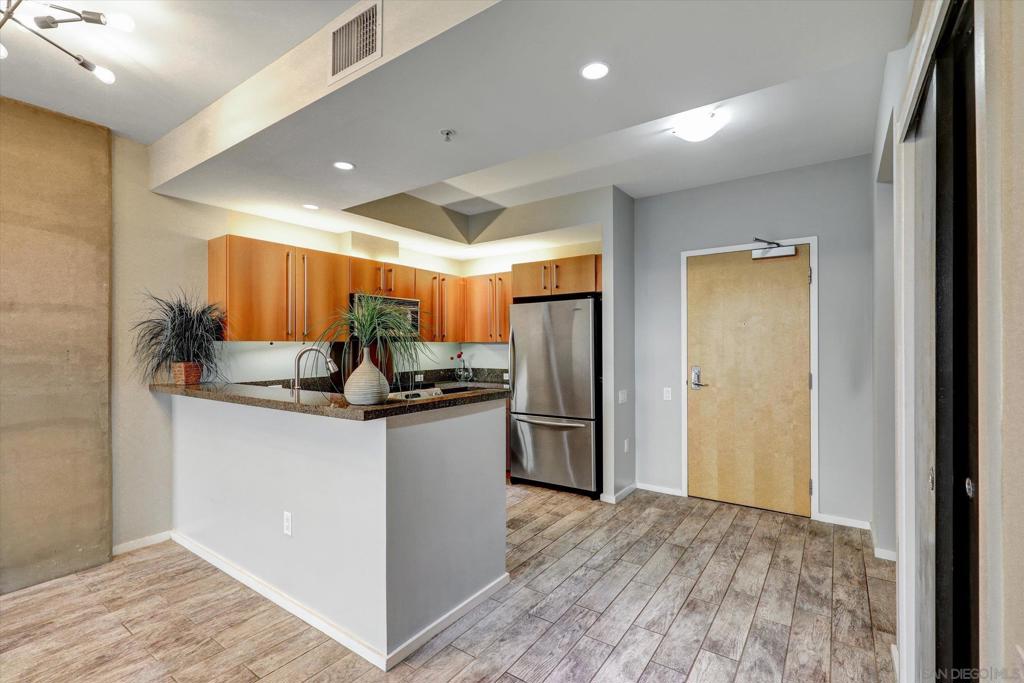 350 11th Ave - photo 8