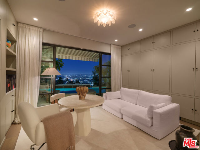 7100 La Presa Drive, Los Angeles CA: https://media.crmls.org/mediaz/278560bd-a6a5-4775-ae21-7387277b16bd.jpg