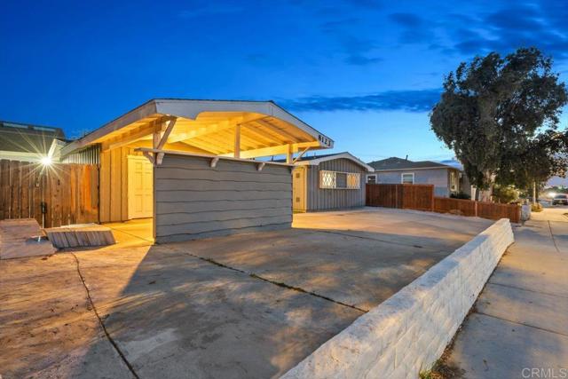 Image 4 of 49 For 8123 Palm Street