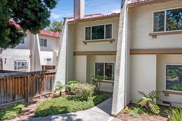 38652 Aurora Terrace, Fremont CA: https://media.crmls.org/mediaz/27860296-3f74-44d9-9fea-535ad1112cb3.jpg