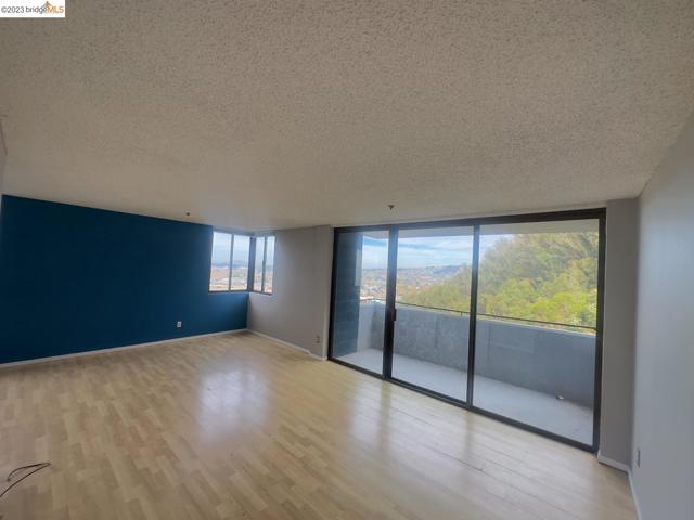 Image 5 of 14 For 555 Pierce St  1520