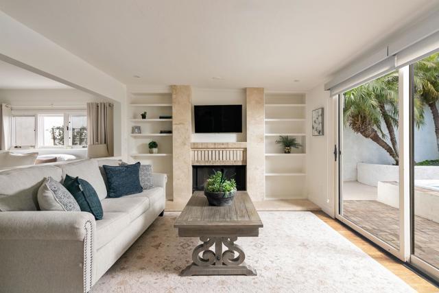 5918 Germaine Lane, La Jolla CA: https://media.crmls.org/mediaz/2787178c-fe80-4901-b65f-1a8929a5a76d.jpg