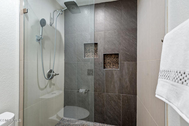 6208 Corte Antigua, Camarillo CA: https://media.crmls.org/mediaz/2787fbea-dbca-472c-aa9b-1e31ff687e91.jpg