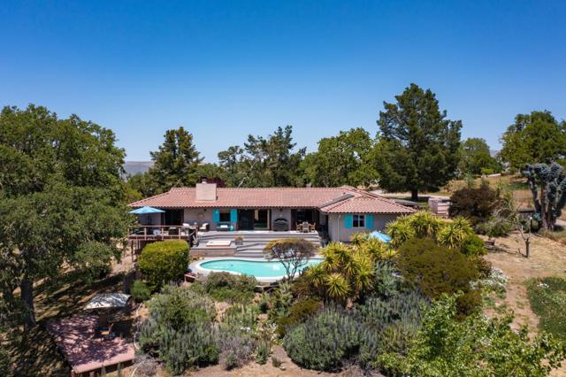 34998 Sky Ranch Road, Carmel Valley CA: https://media.crmls.org/mediaz/278806c9-2357-46c1-995f-f7810e1e5010.jpg