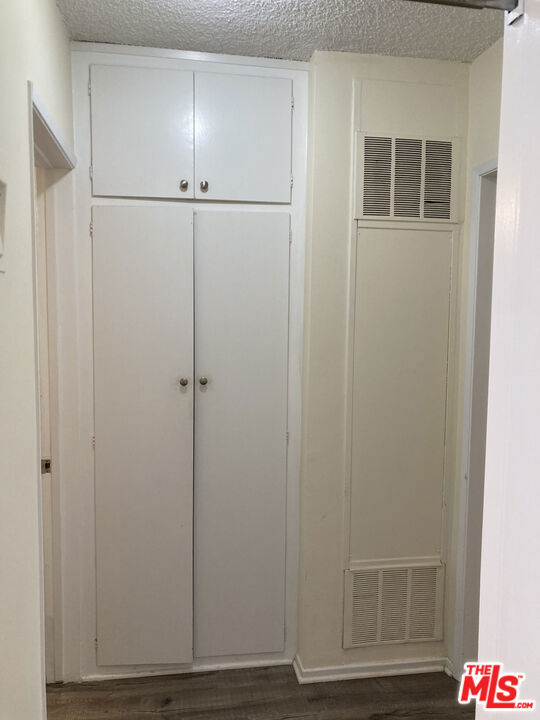 844 6Th Street, Santa Monica CA: https://media.crmls.org/mediaz/27882fcd-aceb-4b01-a8ce-6d1cc284af9c.jpg