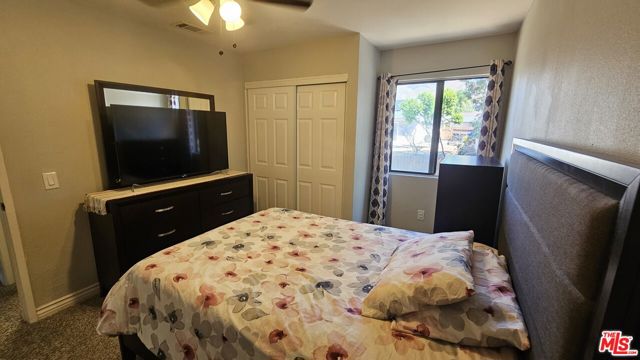 7024 Laurel Place, Highland CA: https://media.crmls.org/mediaz/27886611-8c9c-4f08-a9b0-e5c6b7c205b1.jpg