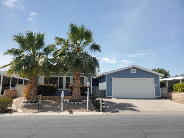 74647 Azurite E Circle, Palm Desert CA: https://media.crmls.org/mediaz/278890e3-3144-461d-8d52-df228e627996.jpg