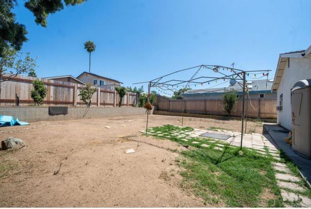 10181 Mayor Circle, San Diego CA: https://media.crmls.org/mediaz/2788fe27-9297-4a71-ac35-0147894bb6cd.jpg