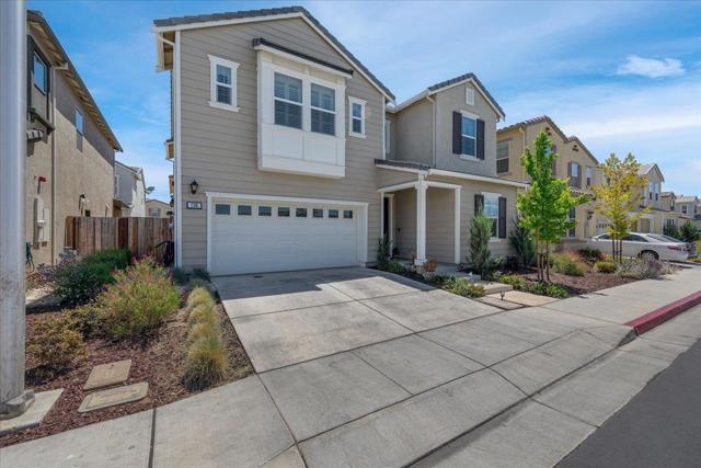 738 Sullivan Way, Gilroy CA: https://media.crmls.org/mediaz/27892e28-c62f-4af1-8f77-b22673e46927.jpg