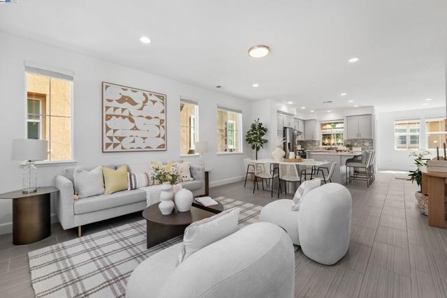 38930 Lemongrass Way, Newark CA: https://media.crmls.org/mediaz/27893504-c5d9-4394-91dc-b3bb8bebd583.jpg