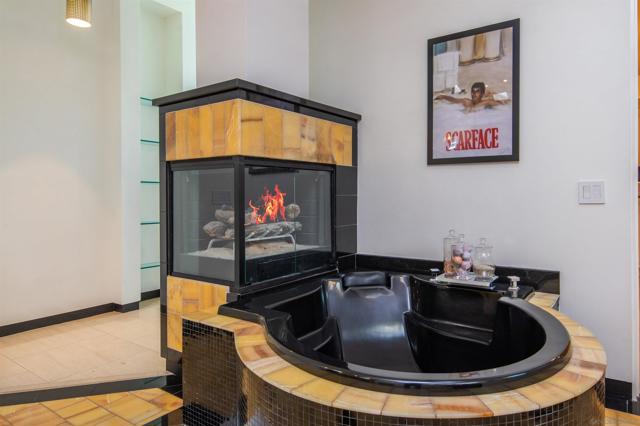 3515 Union St, San Diego CA: https://media.crmls.org/mediaz/27895791-b018-4f9d-857f-944cbb3d7bf2.jpg