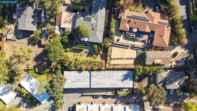 891 Bell Street, Lafayette CA: https://media.crmls.org/mediaz/278988b4-ba1d-4e6a-b2db-341e5d1cfac9.jpg