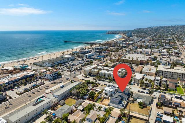 839 Reed Avenue, Pacific Beach (San Diego) CA: https://media.crmls.org/mediaz/2789941f-4dd8-4892-9e51-226721e37933.jpg