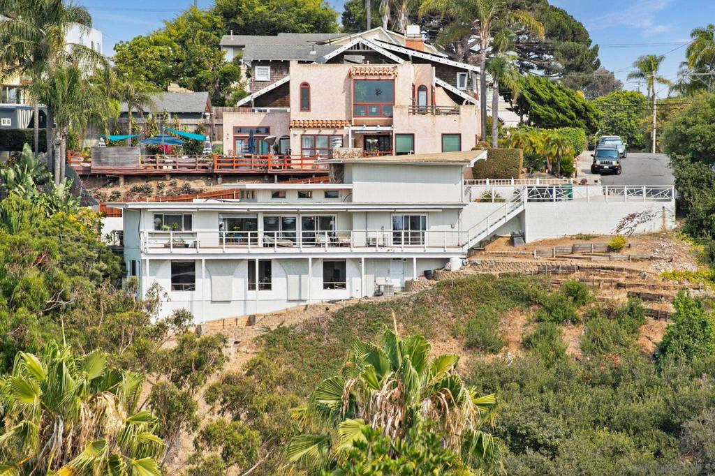 MLS #250032243SD img 1