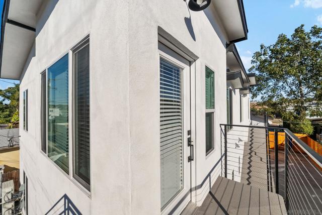 Image 3 of 26 For 322 Pardee St