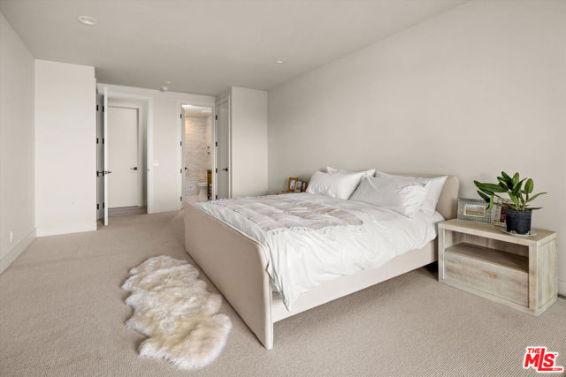 86 Seaview Drive, Santa Barbara CA: https://media.crmls.org/mediaz/278a448b-ed0b-4235-b86f-16cb12631221.jpg