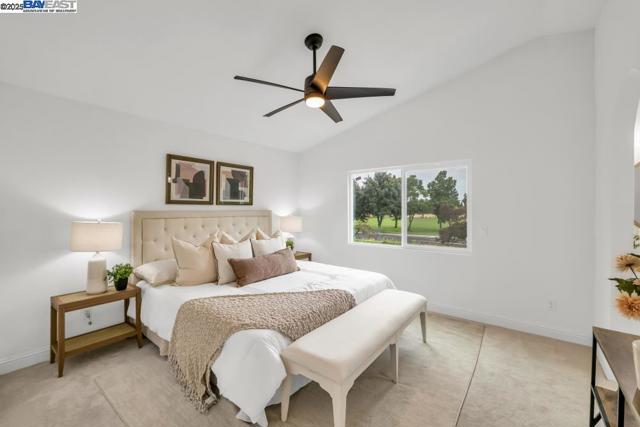 9193 Bungalow Way, Elk Grove CA: https://media.crmls.org/mediaz/278a449f-6268-45d4-99bf-fe79e6ef3da6.jpg