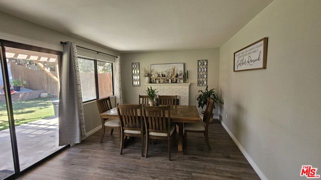 7024 Laurel Place, Highland CA: https://media.crmls.org/mediaz/278abb79-5572-4705-876b-d3c9828d3be4.jpg