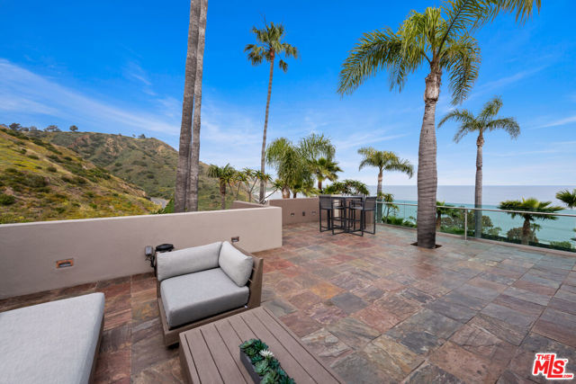 26720 Via Linda Street, Malibu CA: https://media.crmls.org/mediaz/278b7a91-0f10-4f80-b0a8-e8bec7bcf7ef.jpg