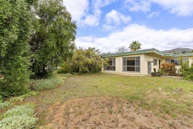 Detail Gallery Image 5 of 57 For 10850 2nd St, Santee,  CA 92071 - 3 Beds | 2 Baths