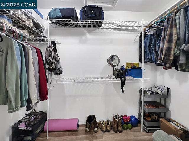 14 Mt Eden Pl, Clayton CA: https://media.crmls.org/mediaz/278cc57b-7260-436a-a138-f922986786ad.jpg