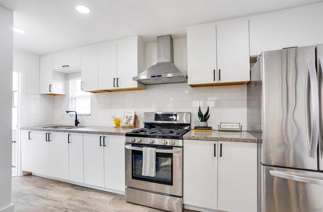 3831 Franklin Ave, San Diego CA: https://media.crmls.org/mediaz/278d7417-21c0-4024-bd10-7f66683d502e.jpg